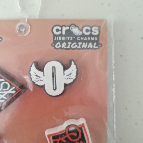 OutKast Crocs Charms Jibbitz Original Uniquely You, 5 Charm Pack, NEW - Picture 5 of 10
